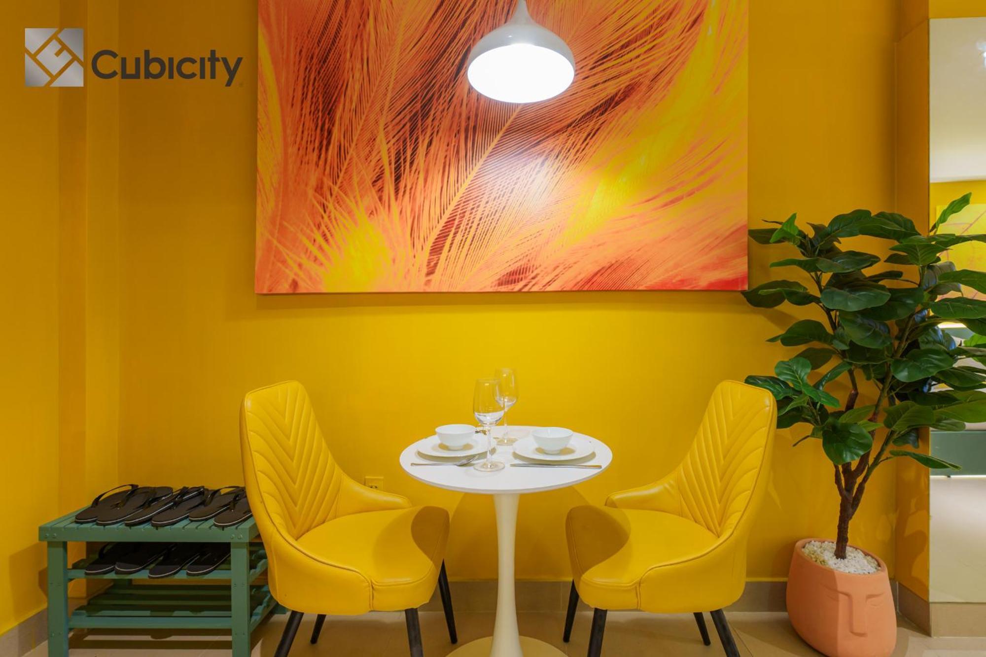 Cubicity Metro House *