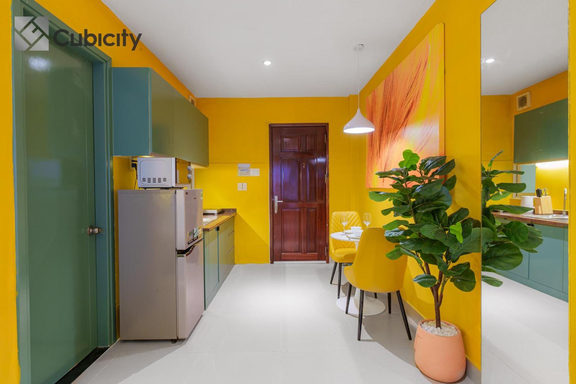 Cubicity Metro House *