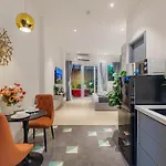 Cubicity Metro House